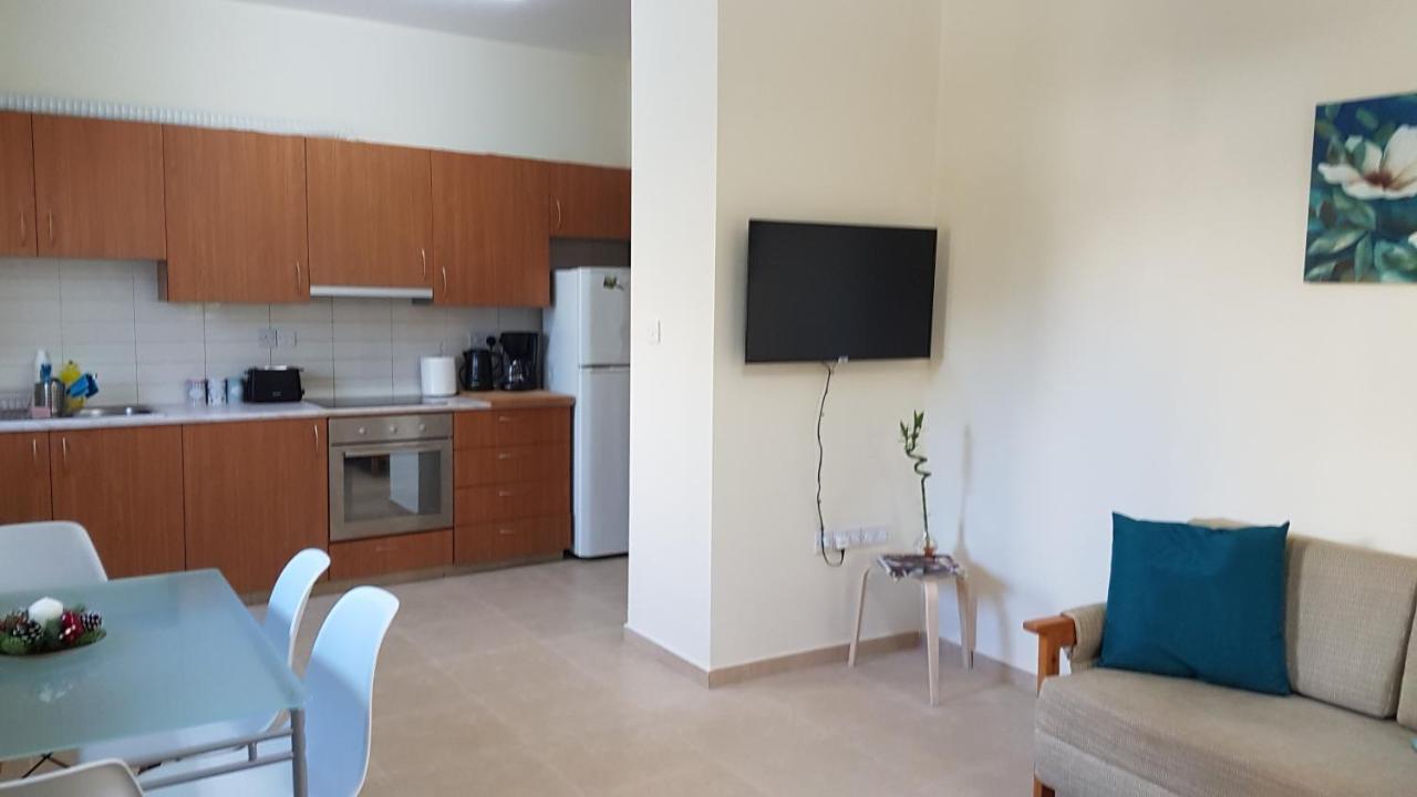 Kerynia Apartments Paphos Exteriör bild